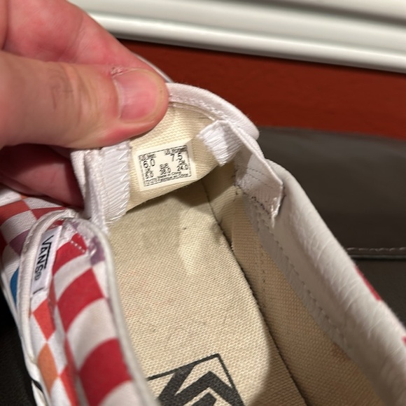 Vans Classic Slip-ons Rainbow Checkered - NWOT…US Women’s size 7.5 or Mens sz 6 - Picture 8 of 9